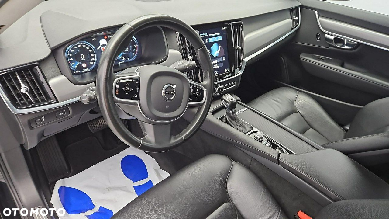 Volvo V90 D4 SCR Momentum Pro - 9
