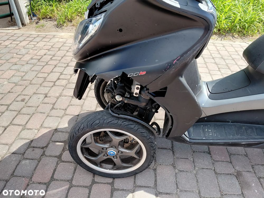 Piaggio MP-3 - 11
