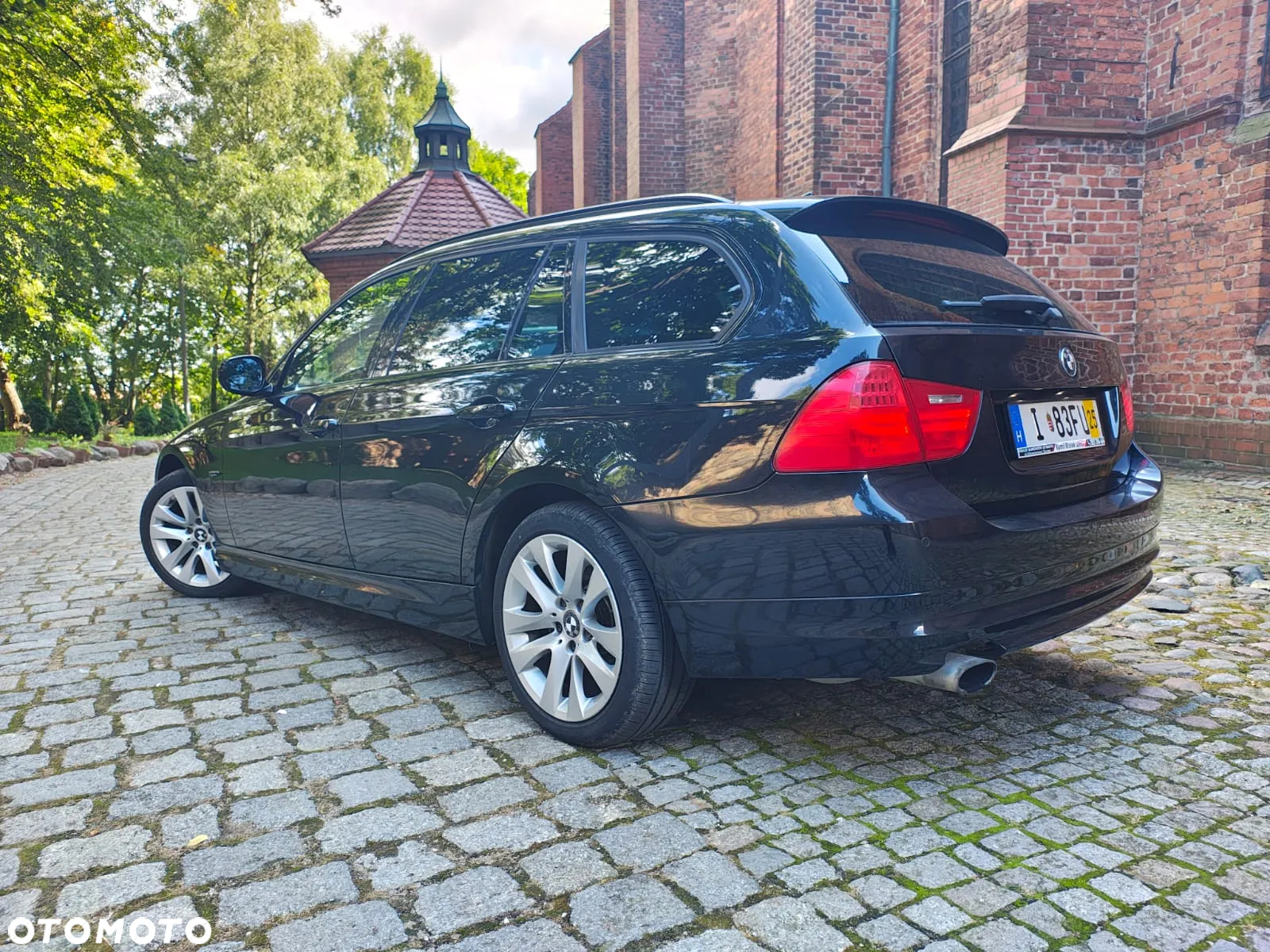 BMW Seria 3 318i Touring - 14