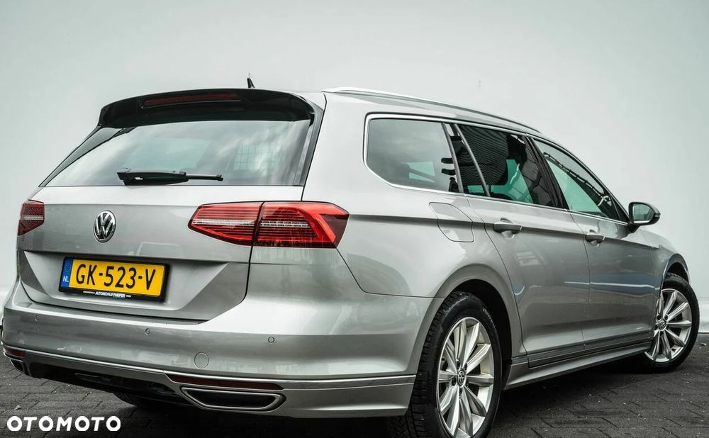 Volkswagen Passat 2.0 TDI (BlueMotion Technology) Highline - 31