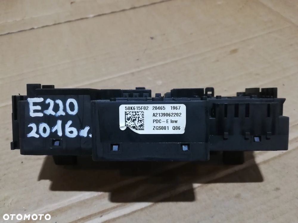 Mercedes W213 W222 Skrzynka Bezpieczników A2139062202 - 2