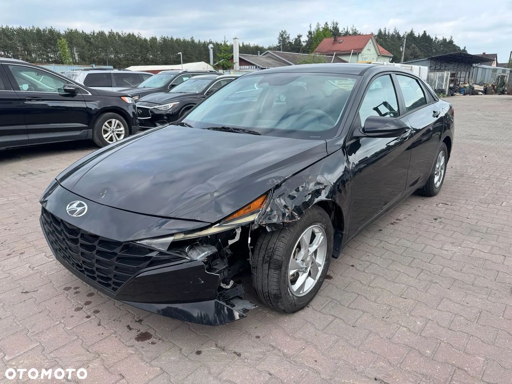 Hyundai Elantra - 7