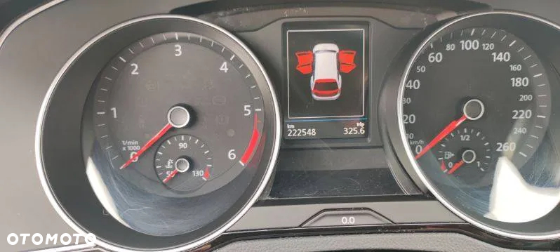 Volkswagen Passat 2.0 TDI SCR Comfortline - 32