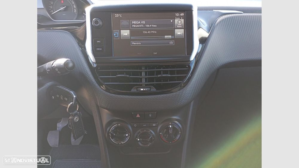 Peugeot 208 1.2 PureTech Style - 21