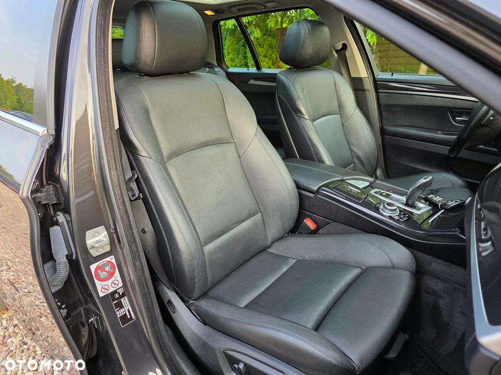 BMW Seria 5 520d xDrive - 24