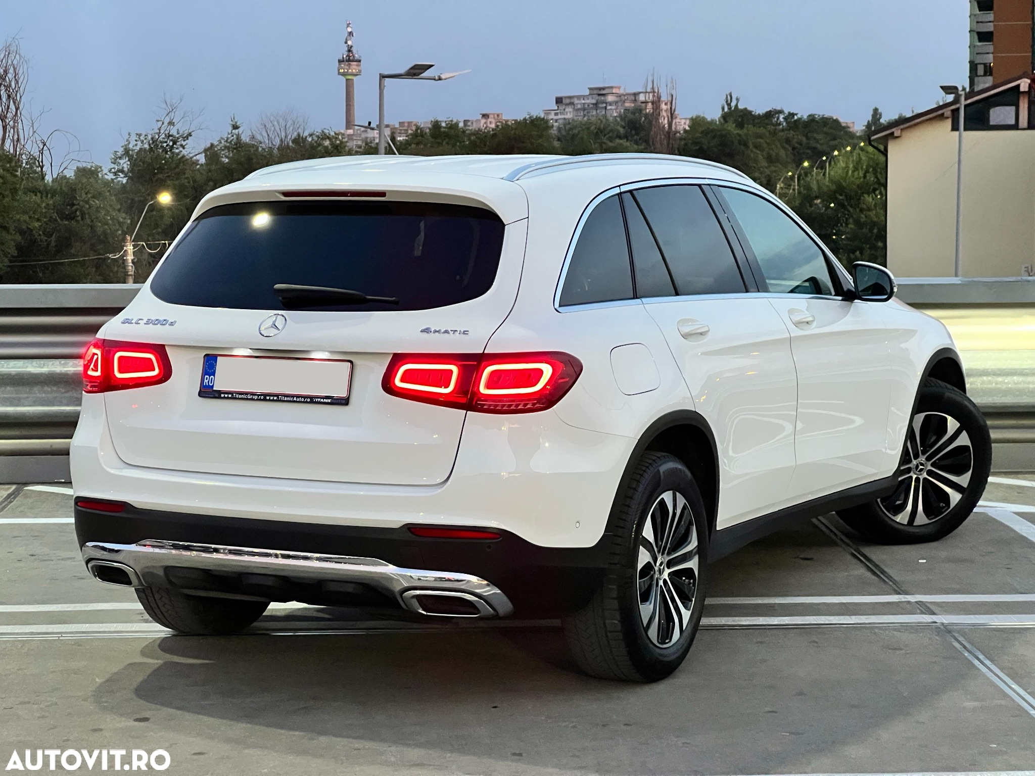 Mercedes-Benz GLC 300 d 4Matic 9G-TRONIC Exclusive - 2