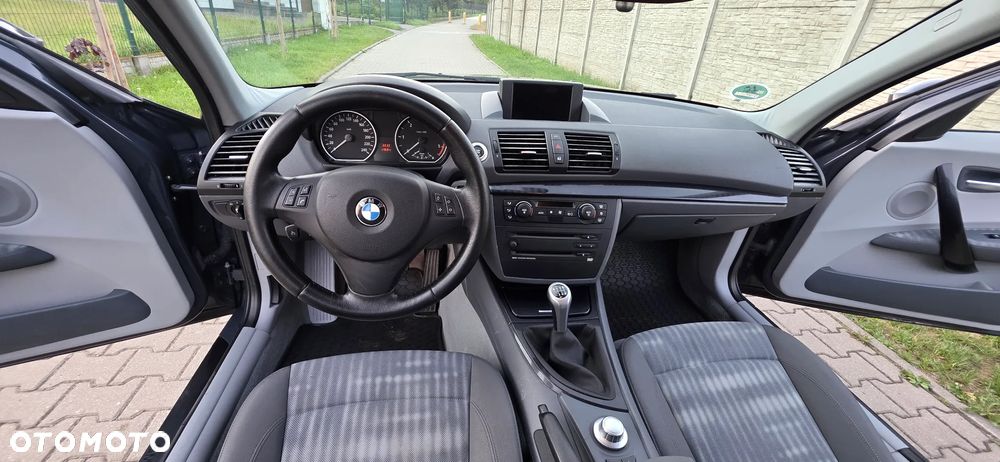 BMW Seria 1 118d DPF - 12
