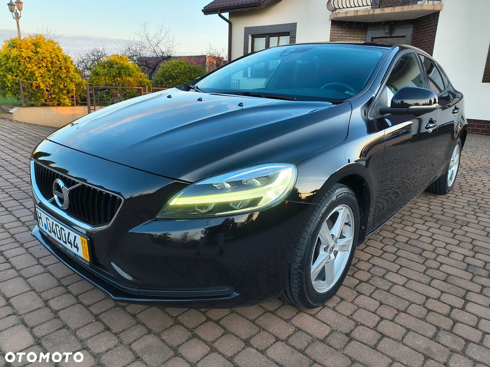 Volvo V40 D2 Momentum - 1