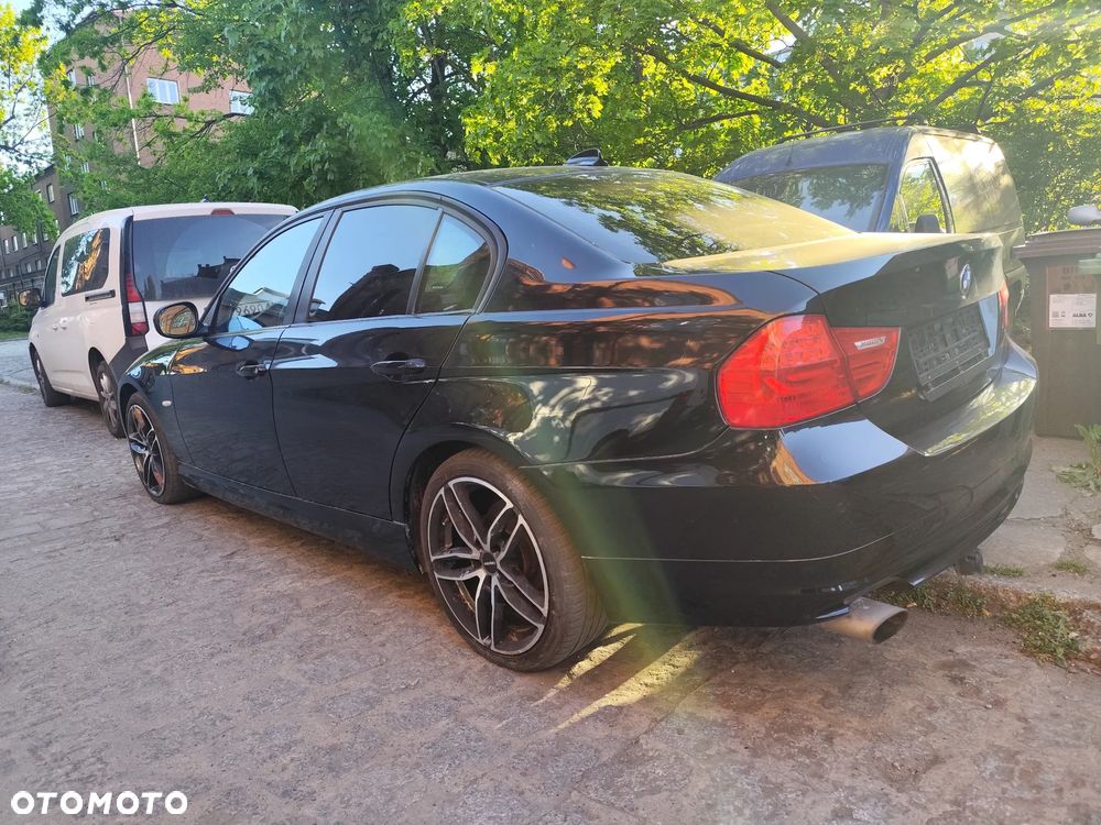 BMW Seria 3 320i Edition Exclusive - 4