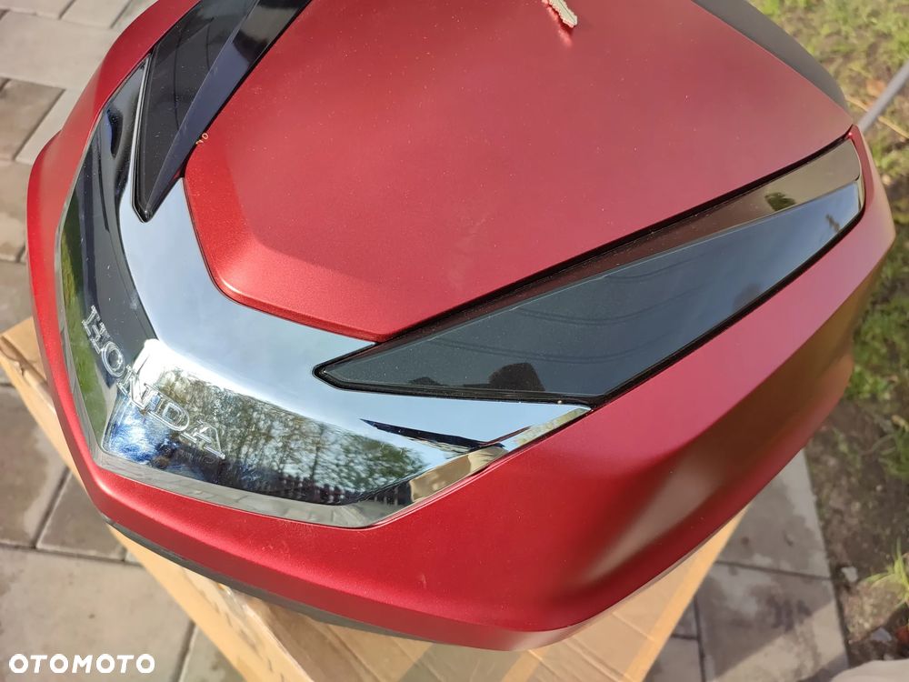 Kufer centralny Honda SH 125 300 - 11