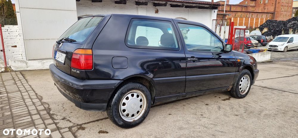 Volkswagen Golf 1.8 GL - 5