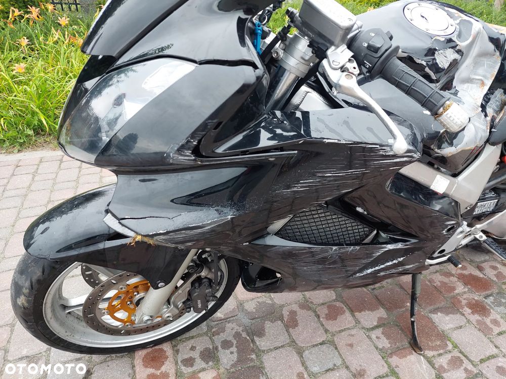 Honda VFR - 12