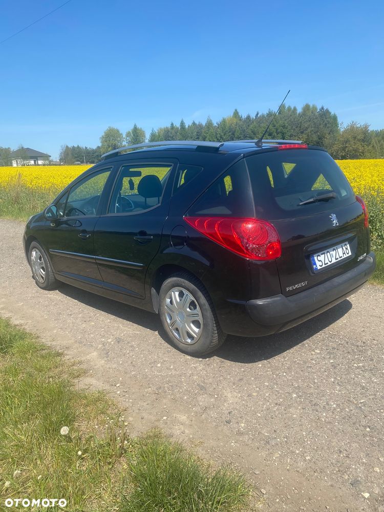 Peugeot 207 - 10