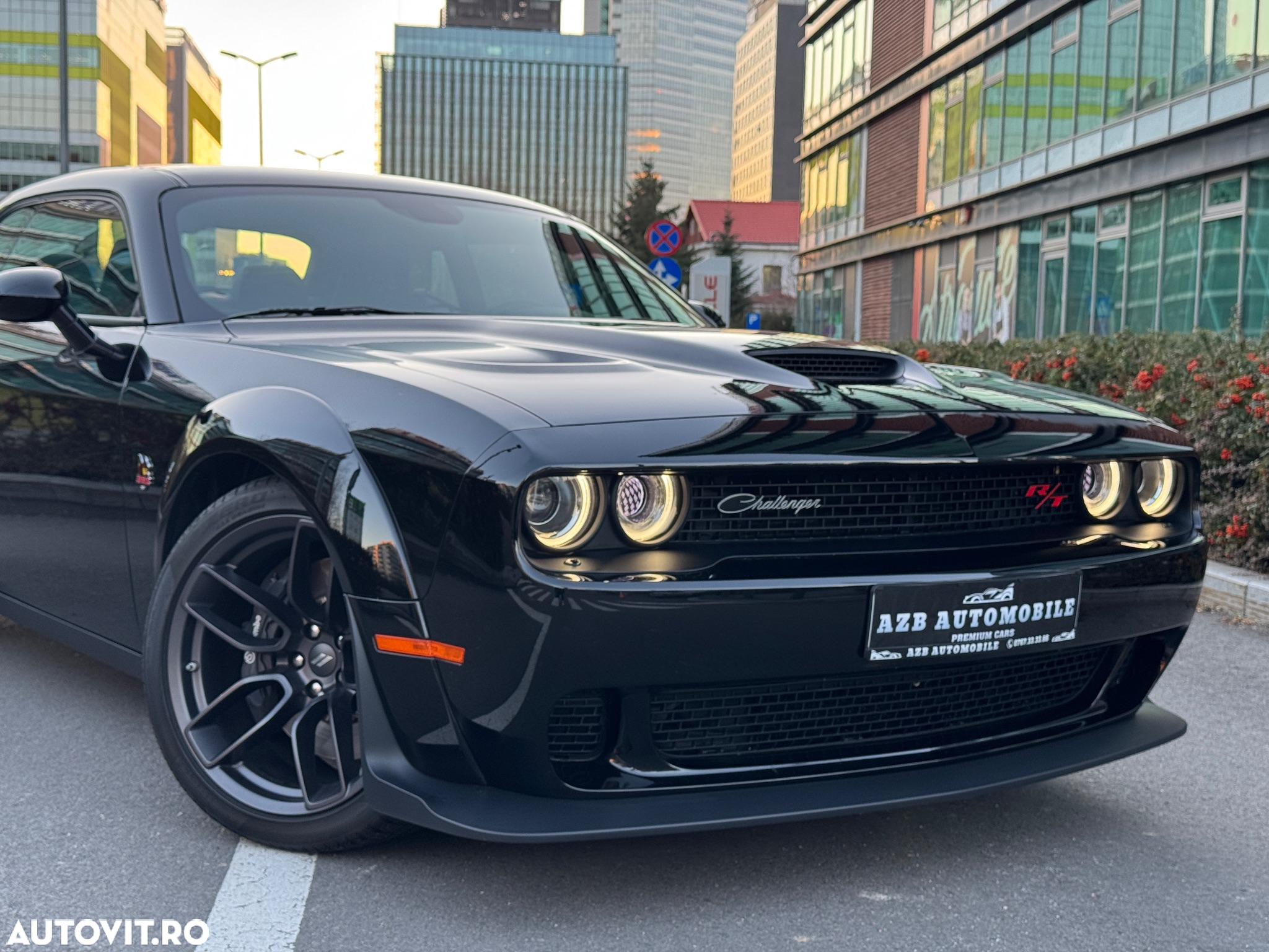 Dodge Challenger - 30