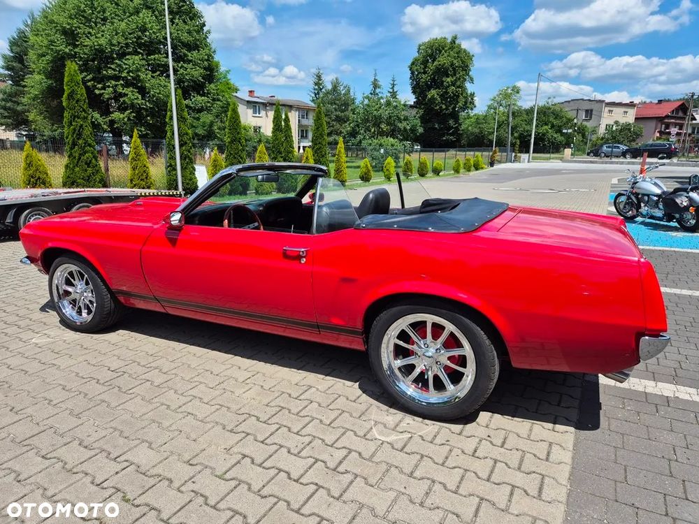 Ford Mustang - 12