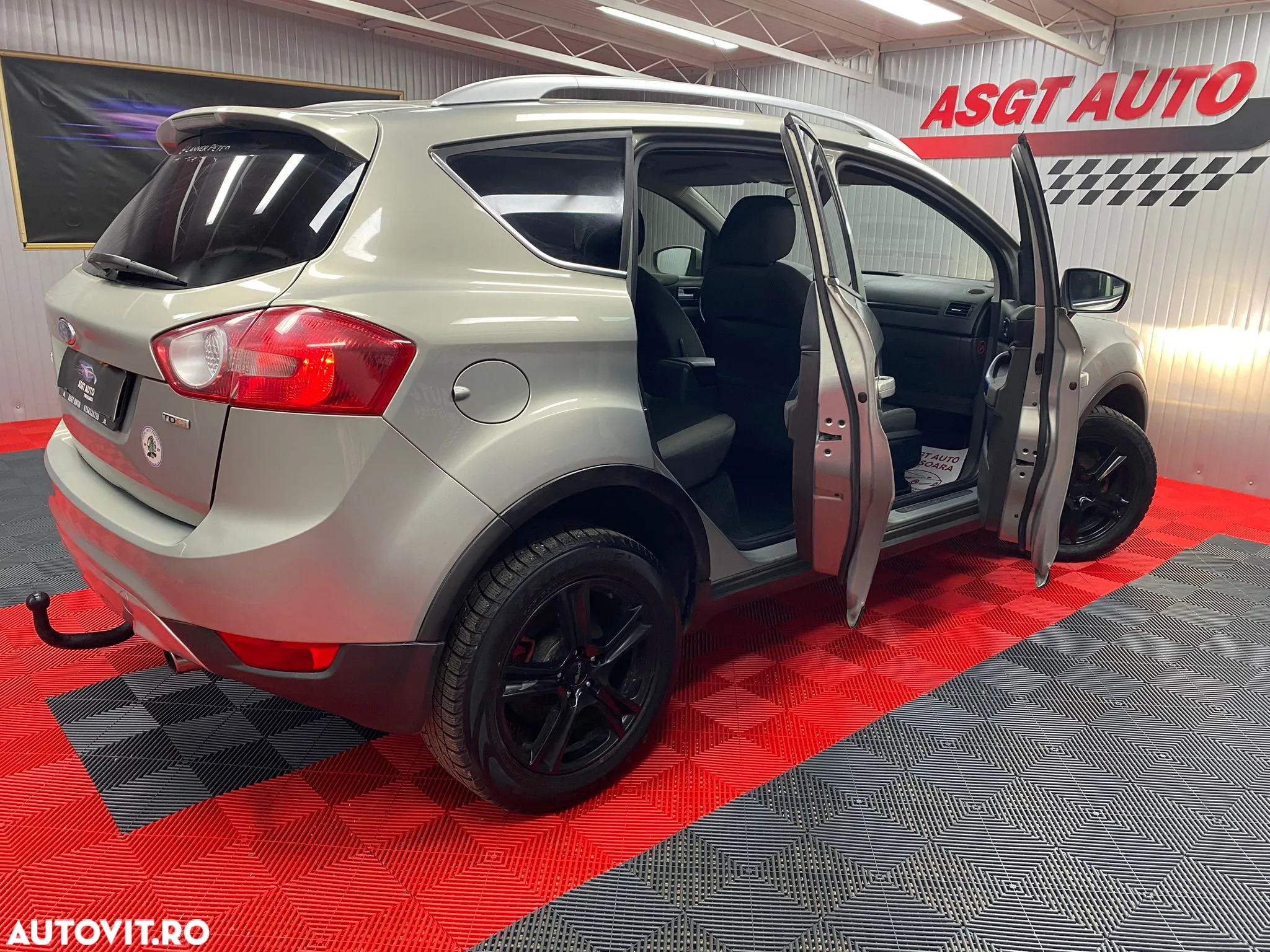 Ford Kuga - 19