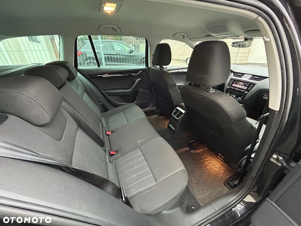 Skoda Octavia 1.5 TSI ACT Style DSG - 10