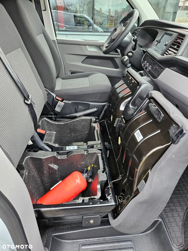 Volkswagen Transporter LONG 2.0TDI - 12