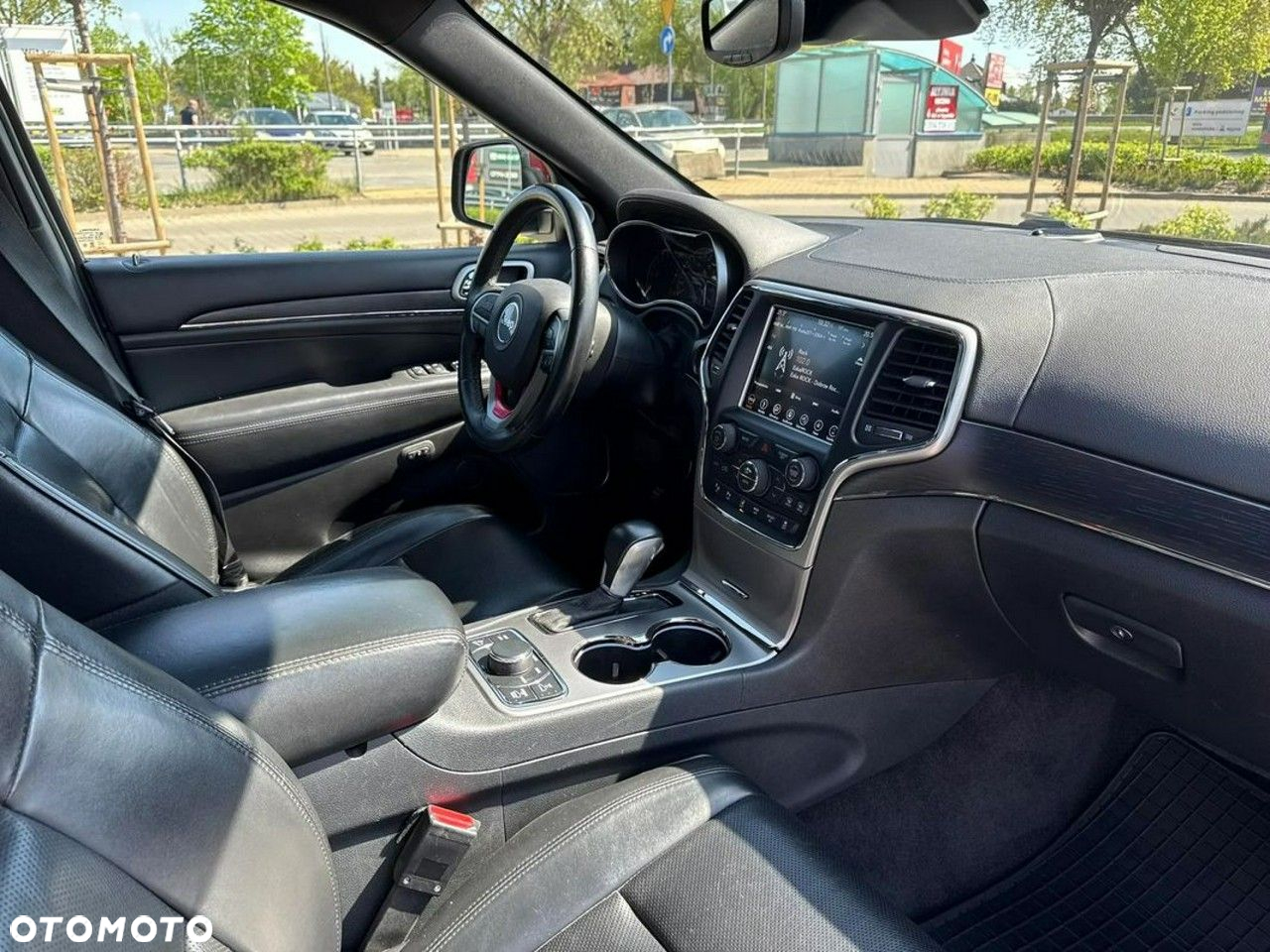 Jeep Grand Cherokee - 11