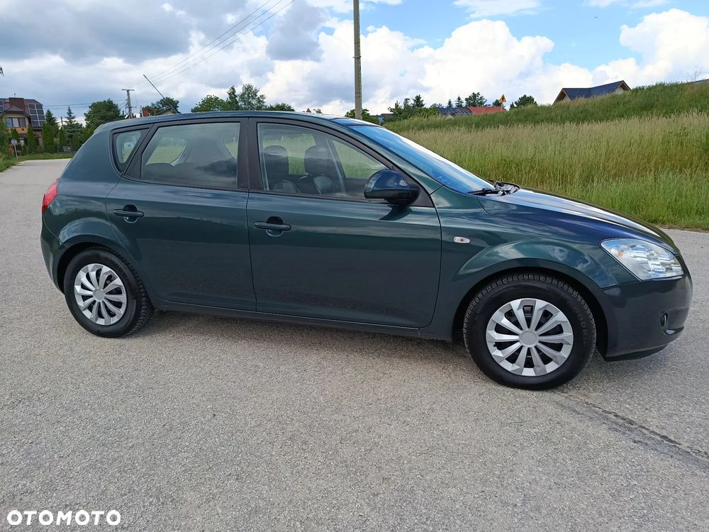 Kia Ceed - 6