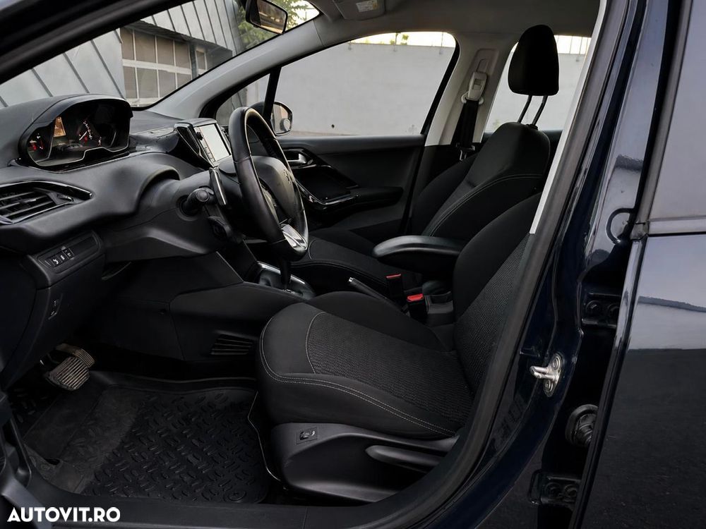 Peugeot 208 1.2 L PureTech ETG Allure - 14