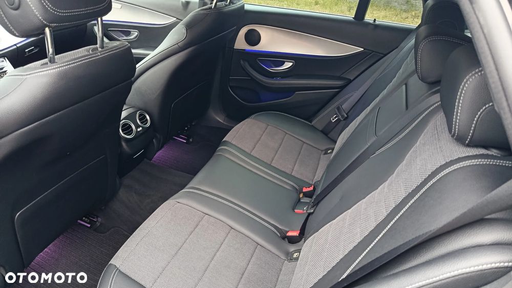 Mercedes-Benz Klasa E 220 d 9G-TRONIC - 19