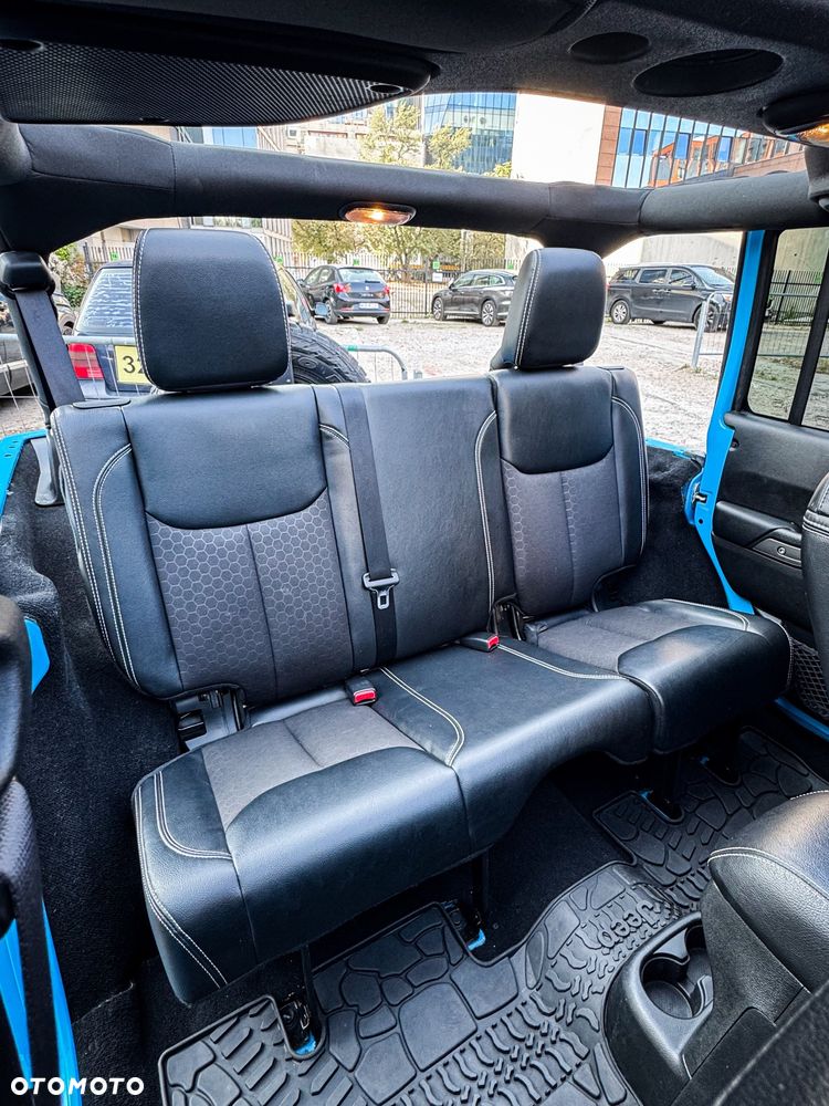 Jeep Wrangler Unlimited 3.6 Automatik Sahara - 21