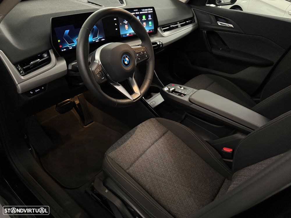 BMW iX2 - 28