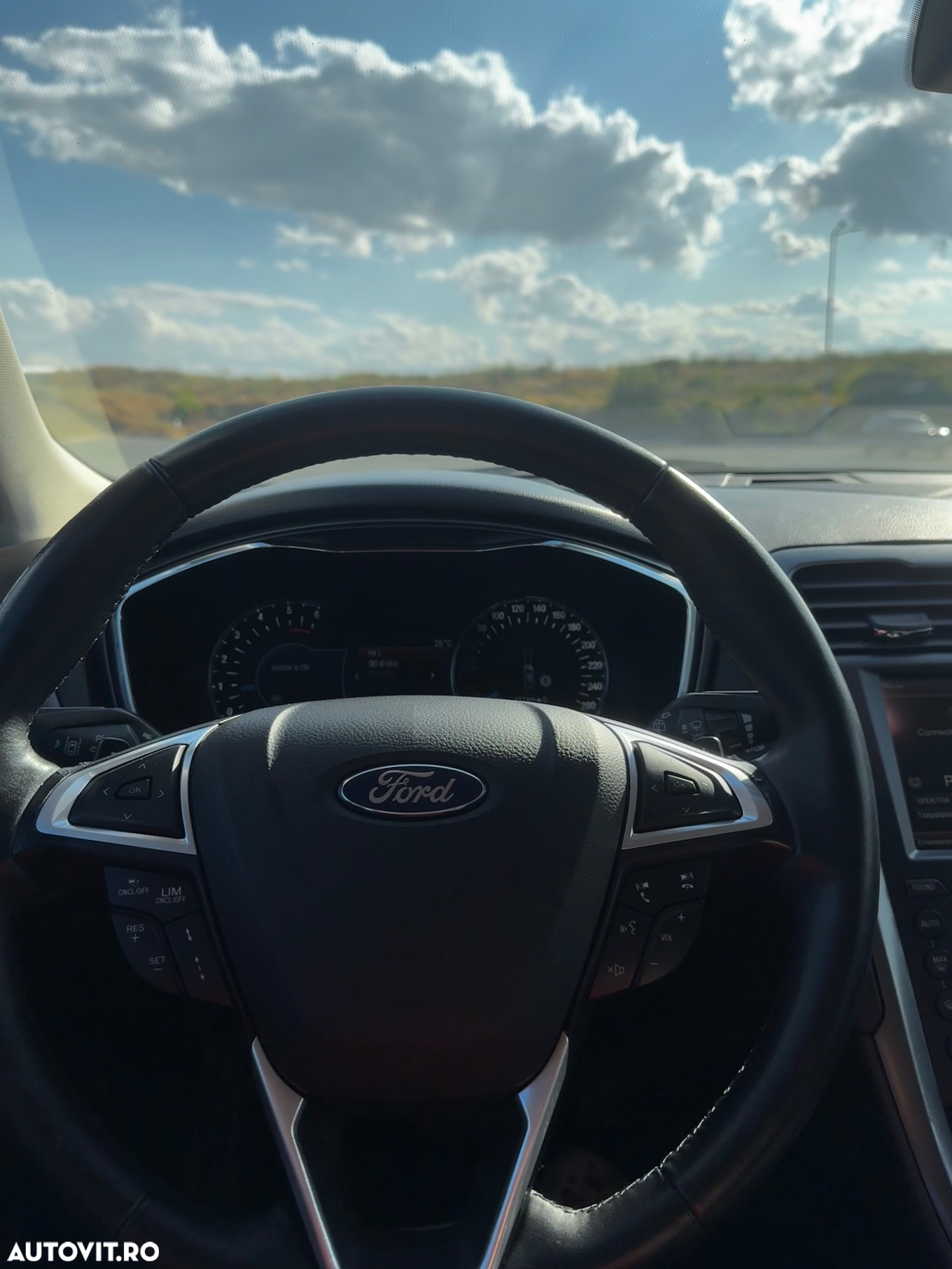 Ford Mondeo Vignale 2.0 TDCi Powershift - 11