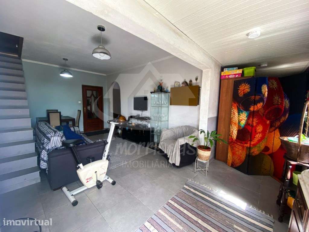 Moradia T2 com sótão aproveitado no Bairro da CAR em Camarate, Loures - Grande imagem: 3/25