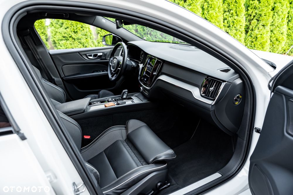Volvo V60 B4 D Geartronic RDesign - 23