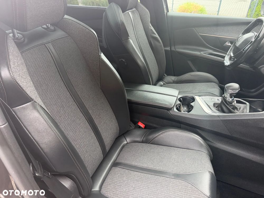 Peugeot 5008 - 26