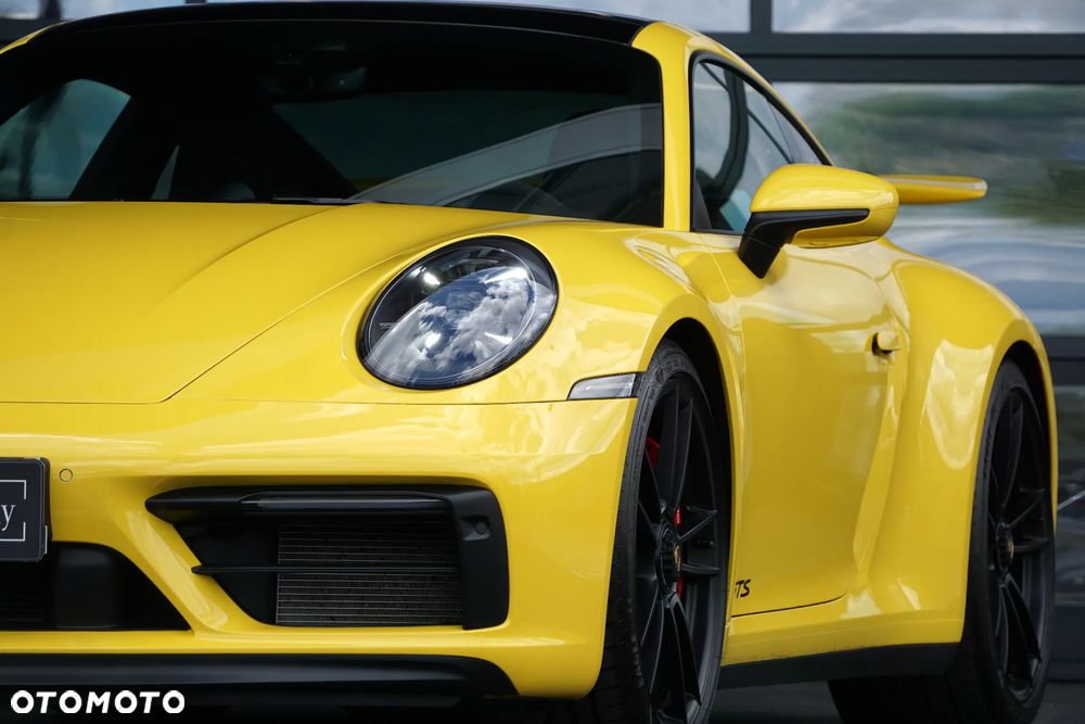 Porsche 911 Carrera 4 GTS PDK - 14