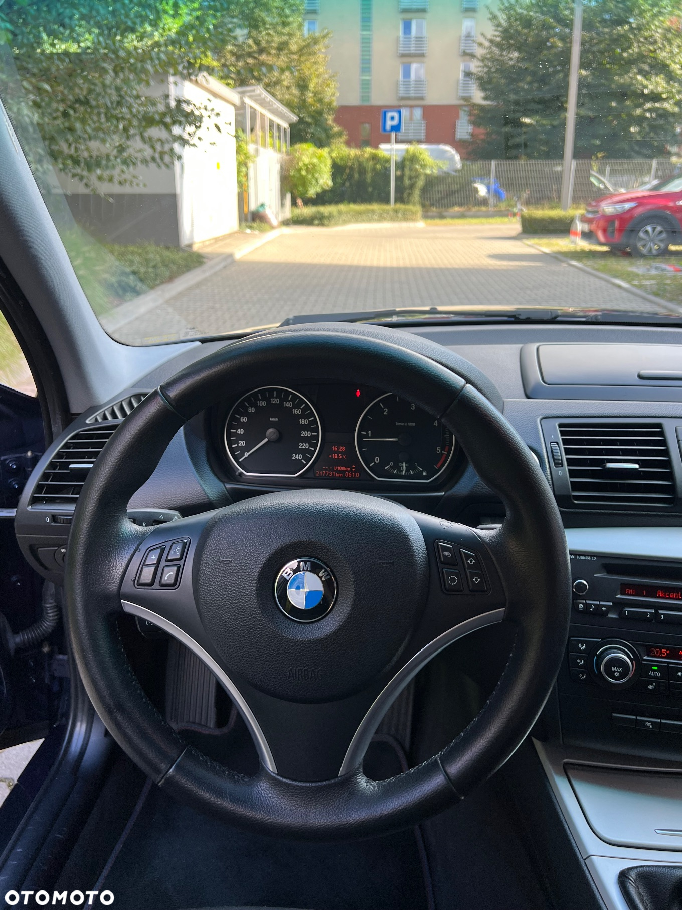 BMW Seria 1 116d - 14