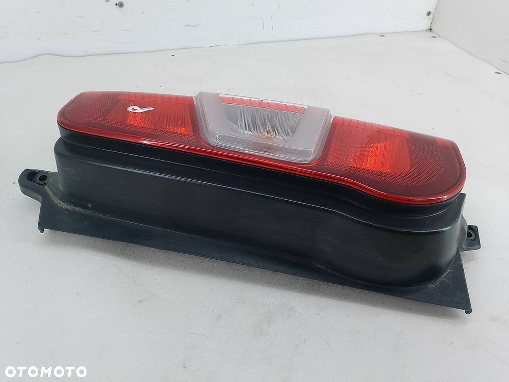 LAMPA TYLNA PRAWA PEUGEOT PARTNER III ( 19- ) 9820554880 - 7