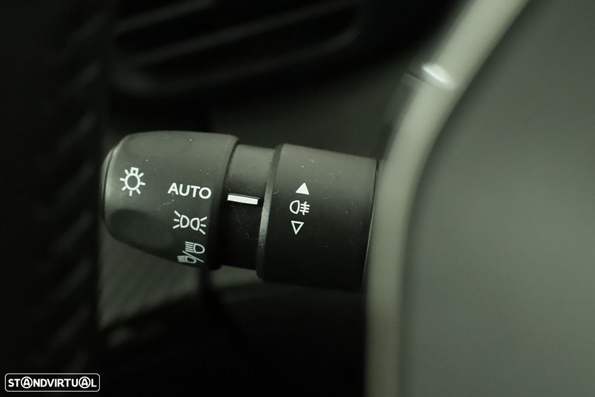 Peugeot 2008 1.2 PureTech Allure - 19
