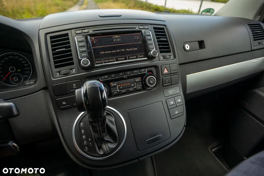 Volkswagen Multivan - 22