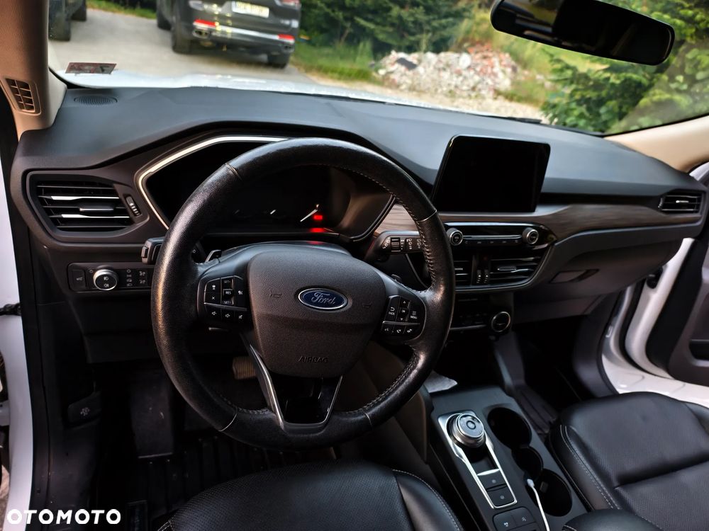 Ford Escape 2.0 EcoBoost AWD Titanium - 12