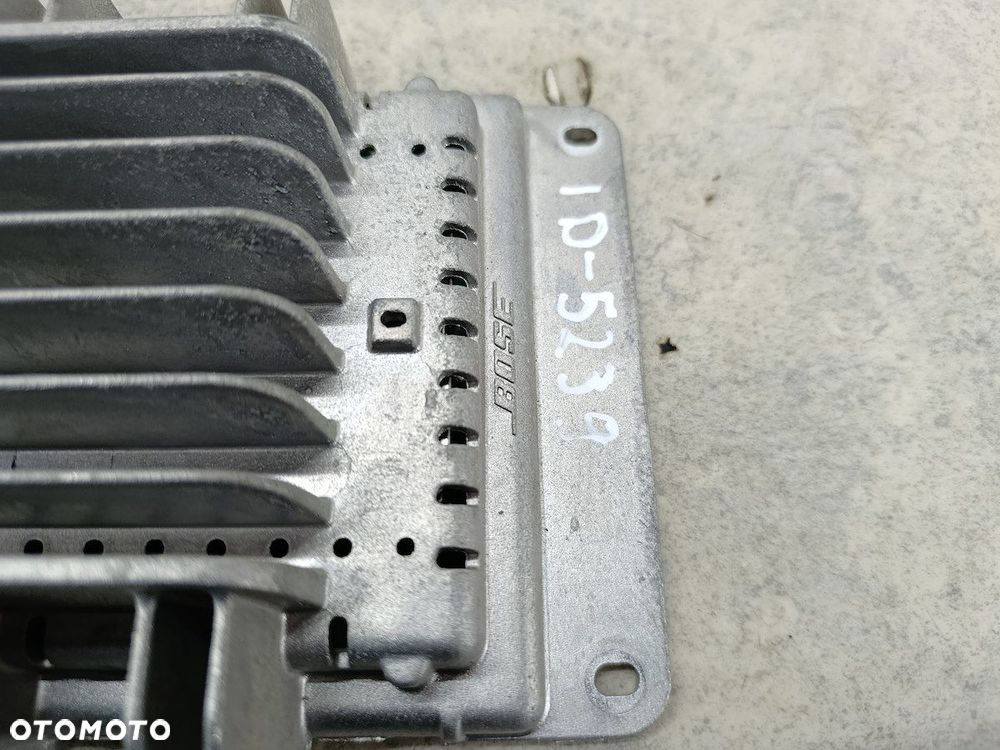 WZMACNIACZ SUBWOFERA  ALFA ROMEO GT II 00606833250 BOSE - 3