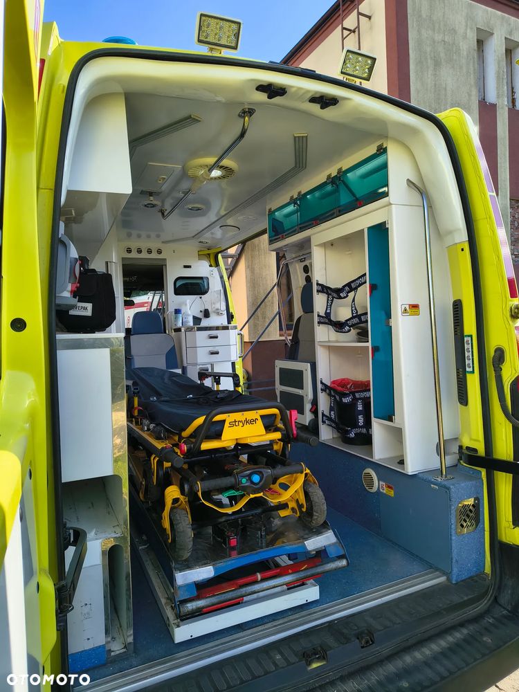 Renault Master AMBULANS karetka - 6