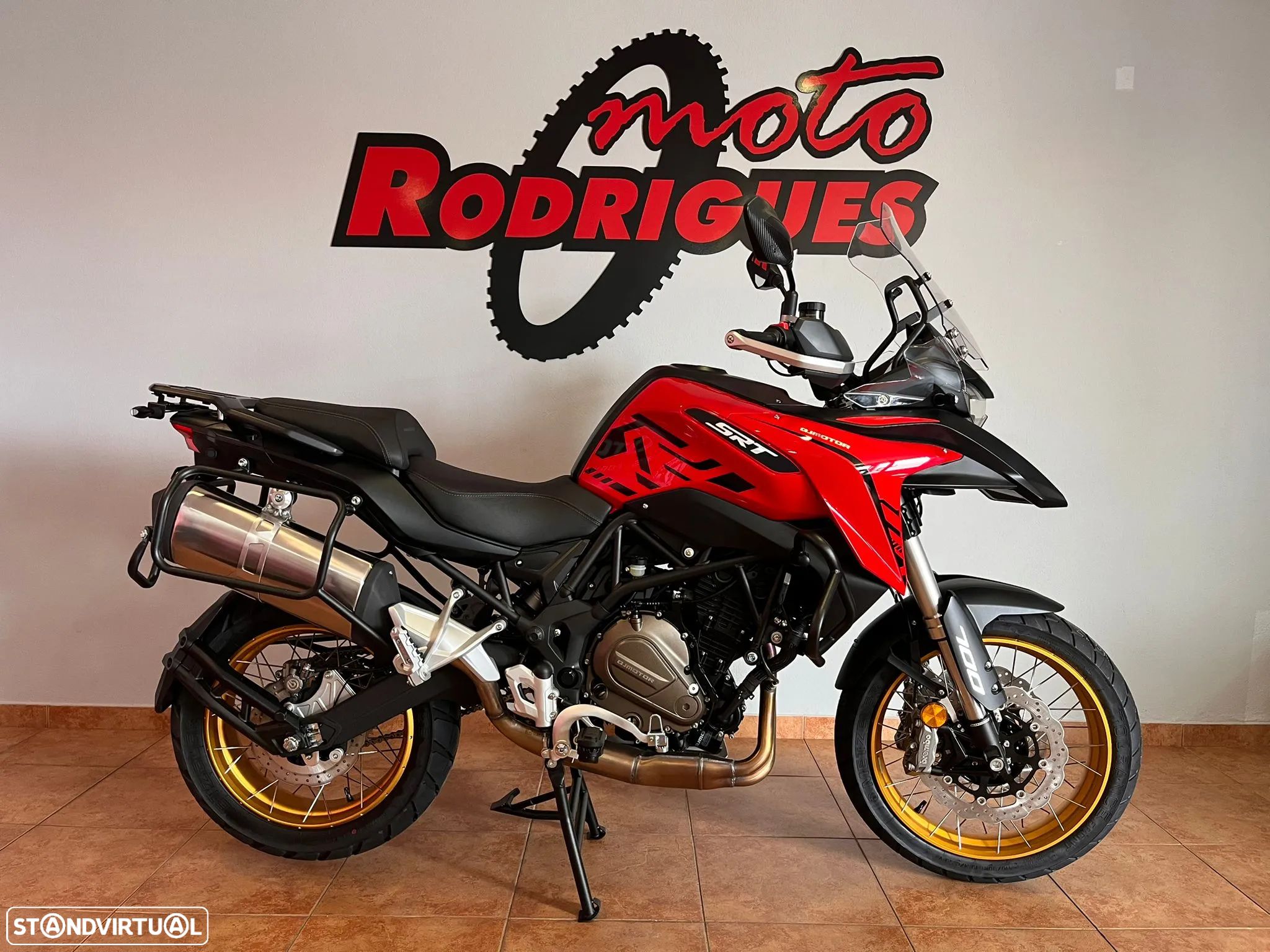 QJ Motor SRT 700X - OFERTA 3 MALAS ALUMÍNIO + EQUIPAMENTO - 1
