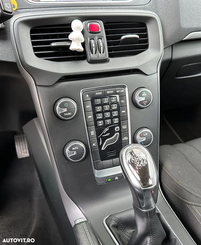 Volvo V40 - 18