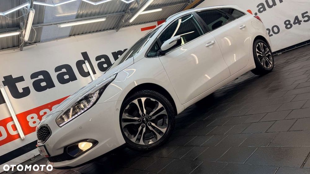 Kia Ceed - 11