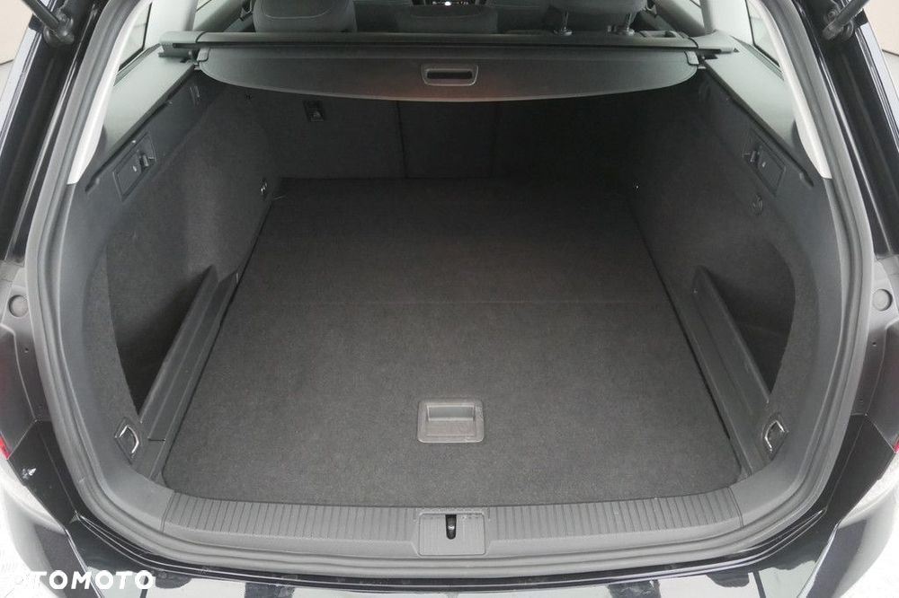 Volkswagen Passat Variant 2.0 TSI Business DSG - 16