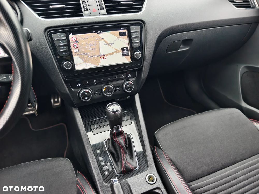 Skoda Octavia 2.0 TDI DSG RS - 15