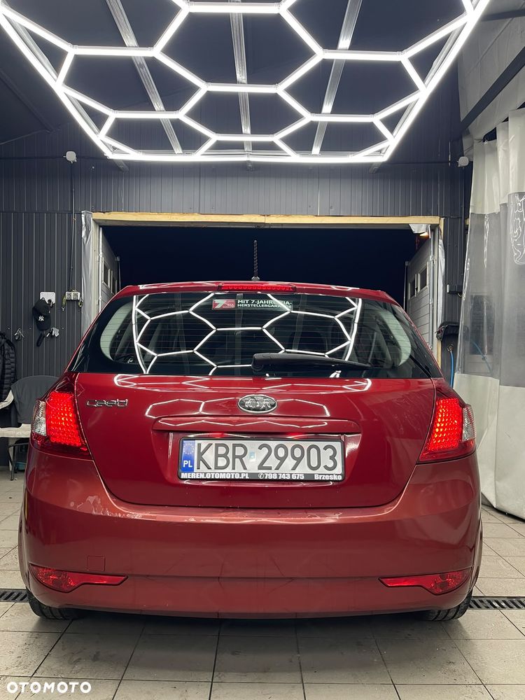 Kia Ceed - 14