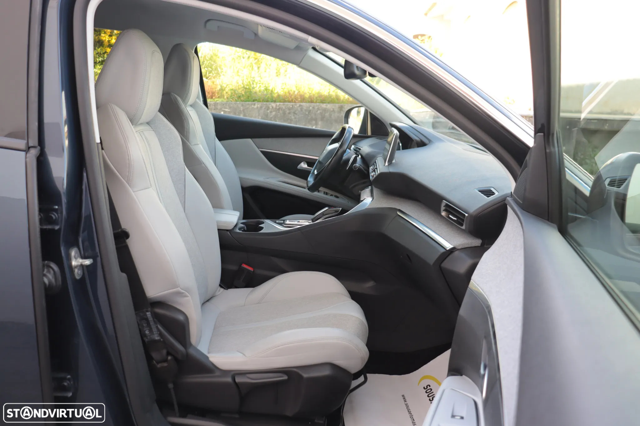 Peugeot 5008 1.2 PureTech Allure EAT8 - 12