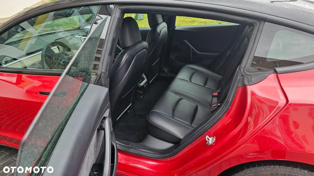 Tesla Model 3 - 12