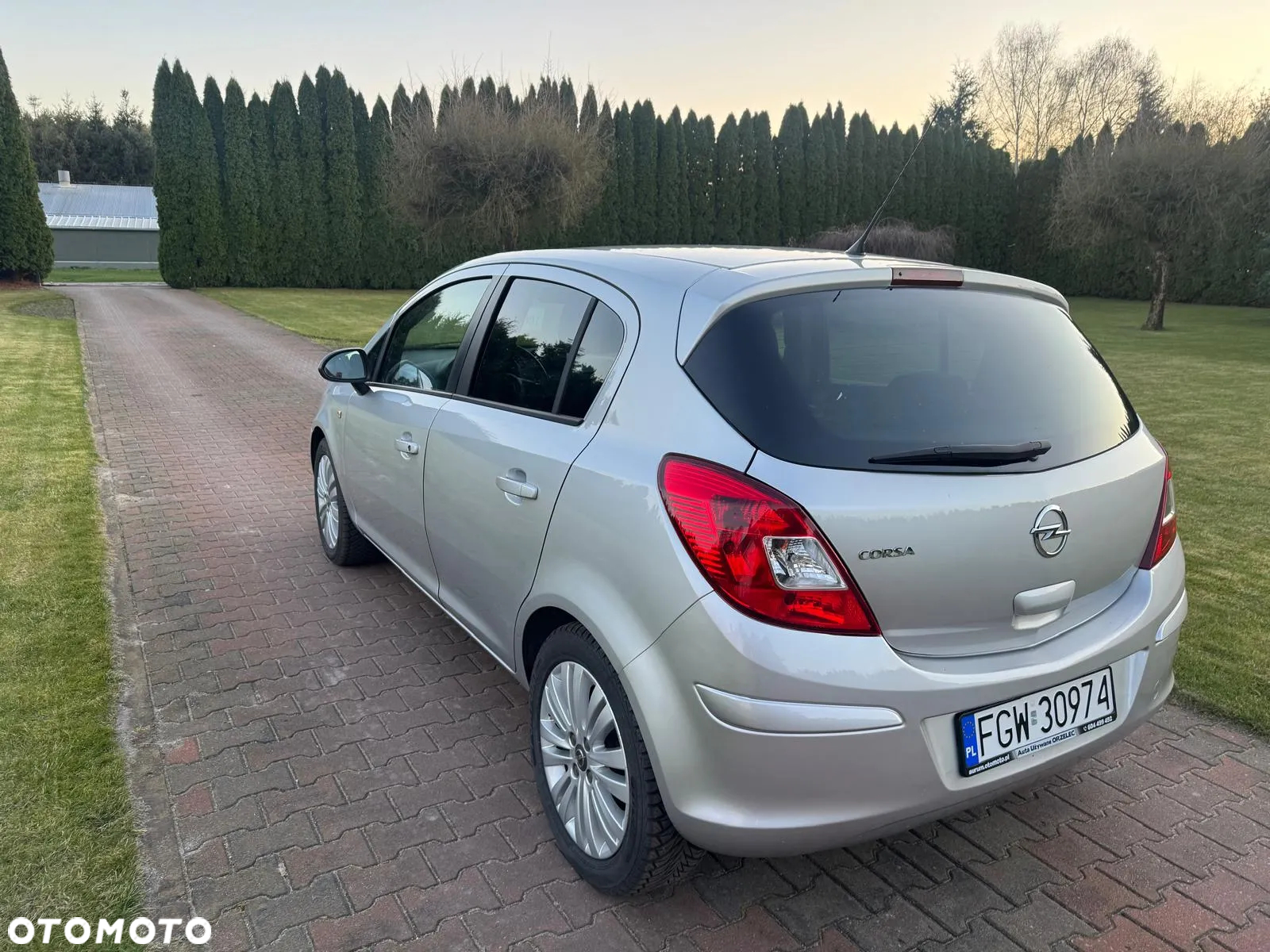 Opel Corsa 1.2 16V Cosmo S&S - 12