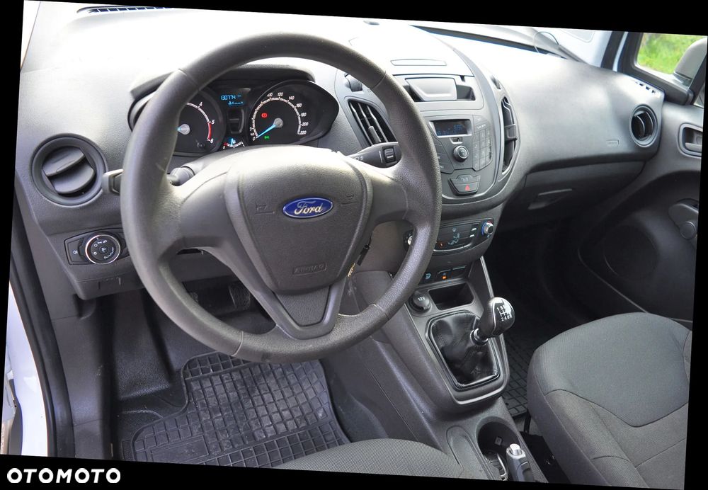 Ford Transit Courier - 24